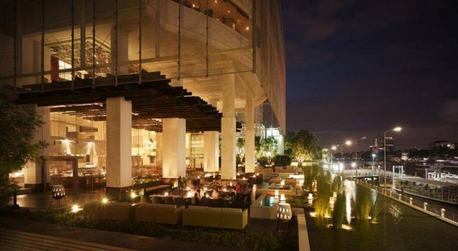 Millennium Hilton Bangkok Hotel