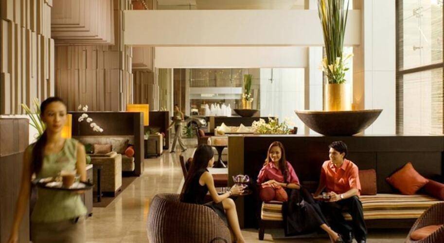 Millennium Hilton Bangkok Hotel