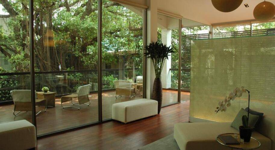 Millennium Hilton Bangkok Hotel