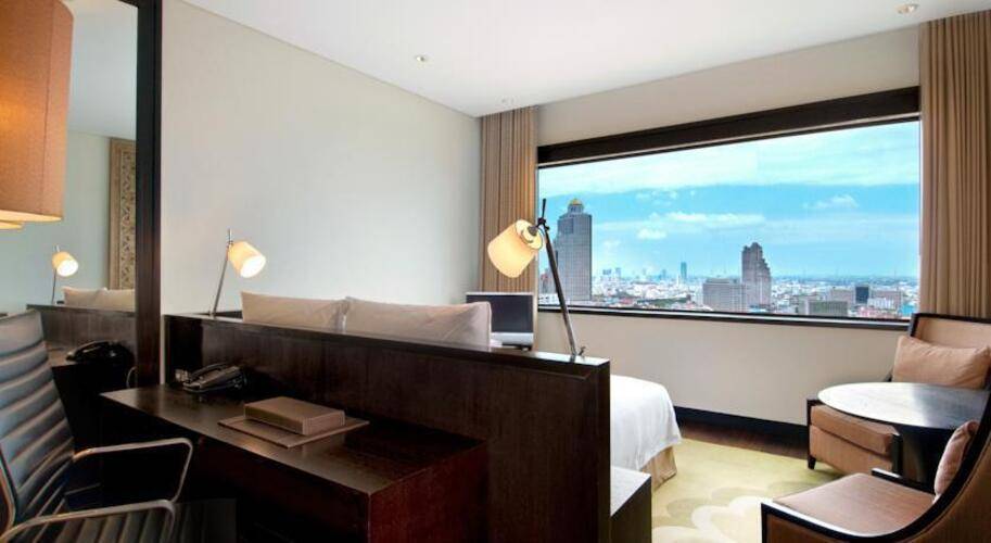 Millennium Hilton Bangkok Hotel