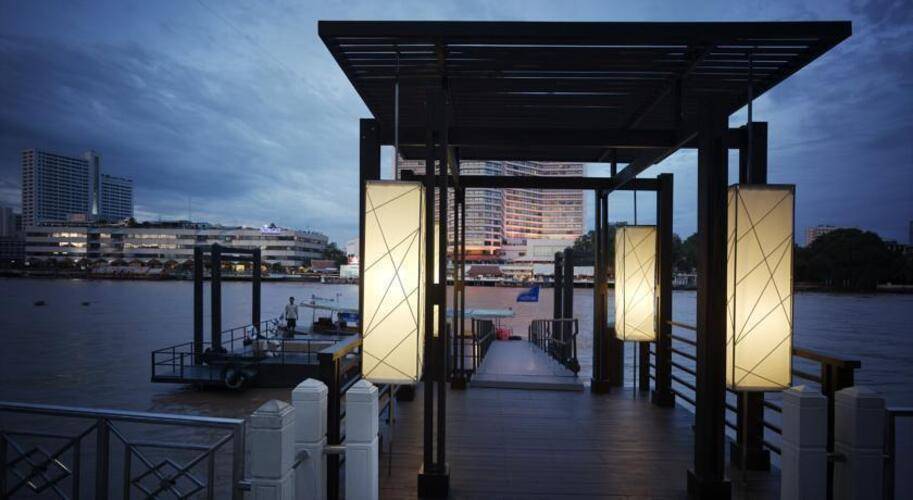 Millennium Hilton Bangkok Hotel