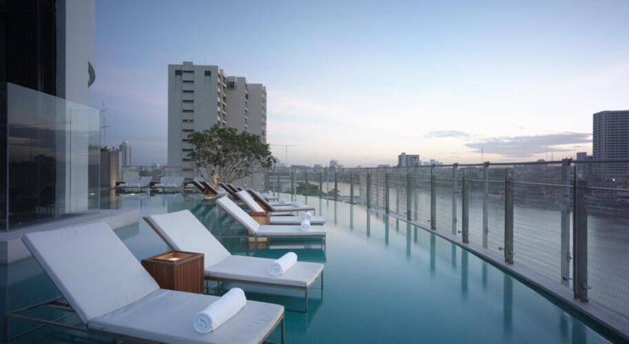 Millennium Hilton Bangkok Hotel