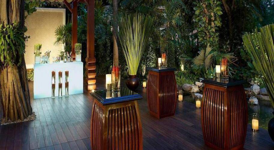 Anantara Siam Bangkok (Ex. Four Seasons Hotel Bangkok)