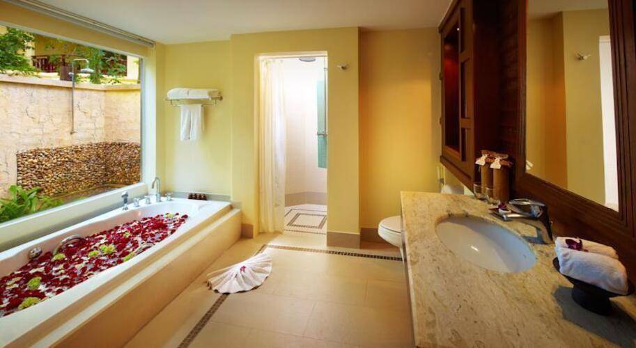Nora Beach Resort & Spa