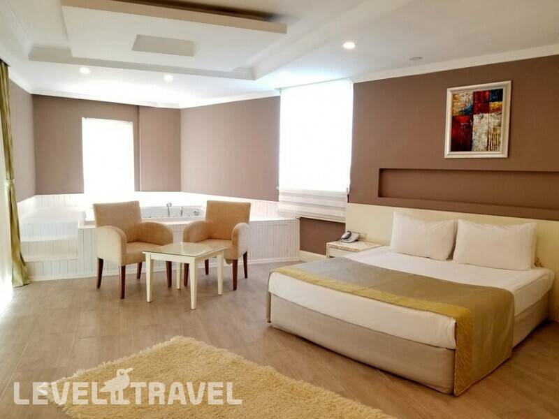 Фотография Crystal Admiral Resort Suites & Spa