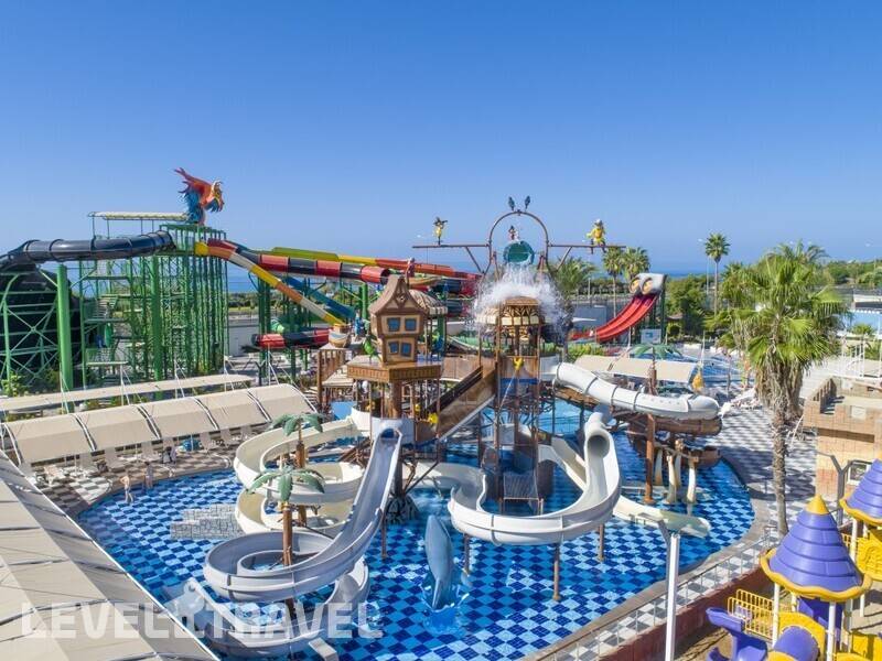 Фотография Crystal Admiral Resort Suites & Spa