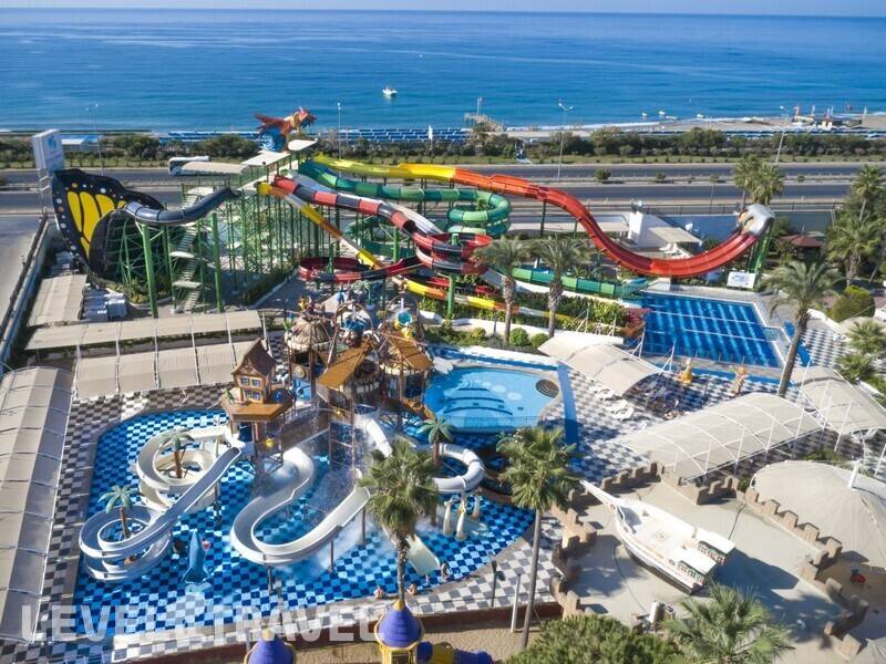 Фотография Crystal Admiral Resort Suites & Spa