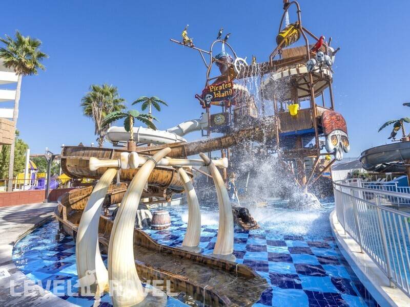 Фотография Crystal Admiral Resort Suites & Spa