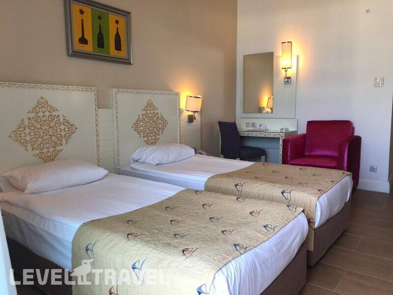 Фотография Crystal Admiral Resort Suites & Spa