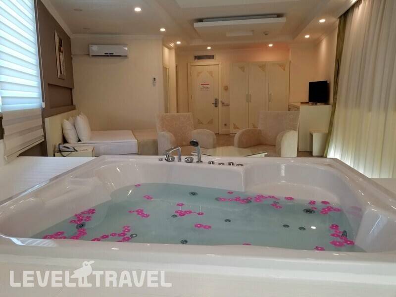 Фотография Crystal Admiral Resort Suites & Spa