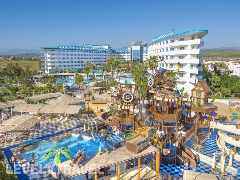 Фотография Crystal Admiral Resort Suites & Spa