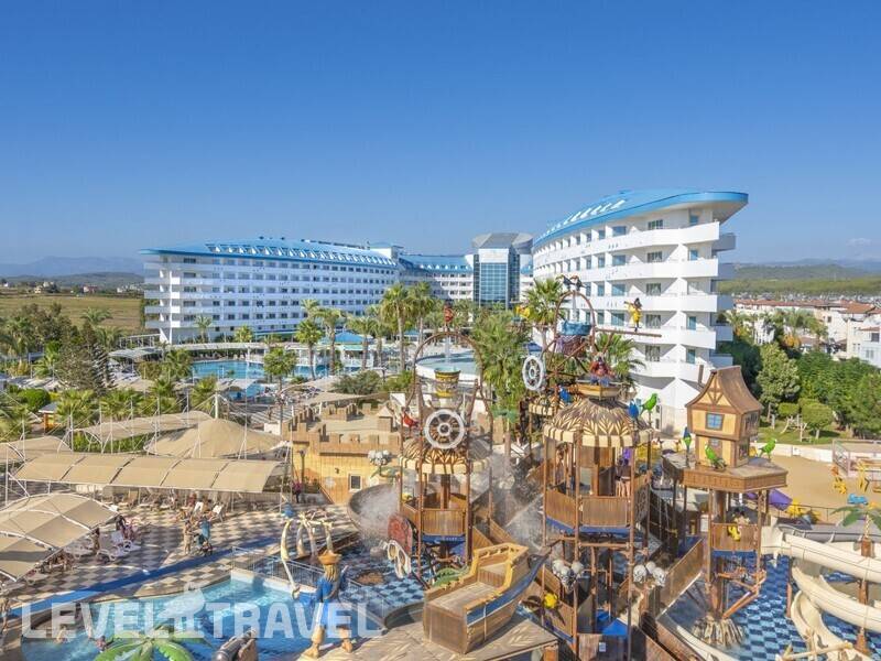 Фотография Crystal Admiral Resort Suites & Spa