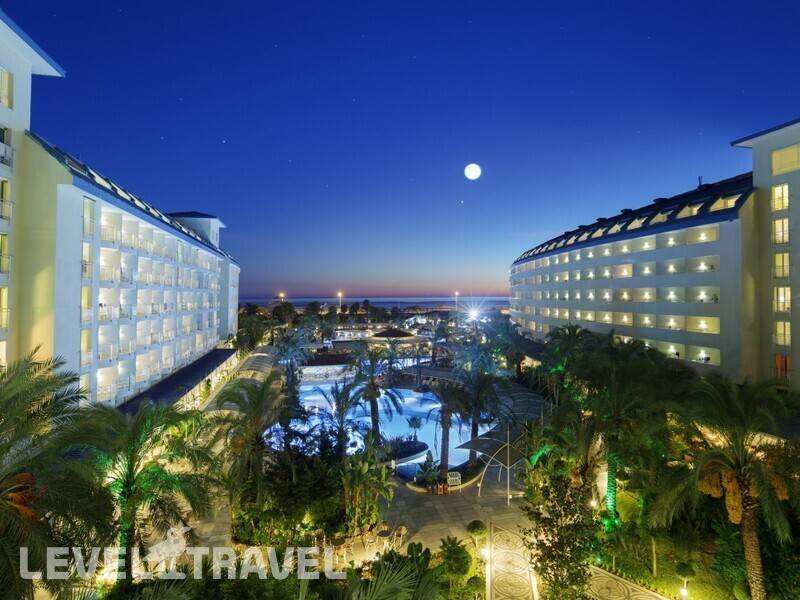 Фотография Crystal Admiral Resort Suites & Spa