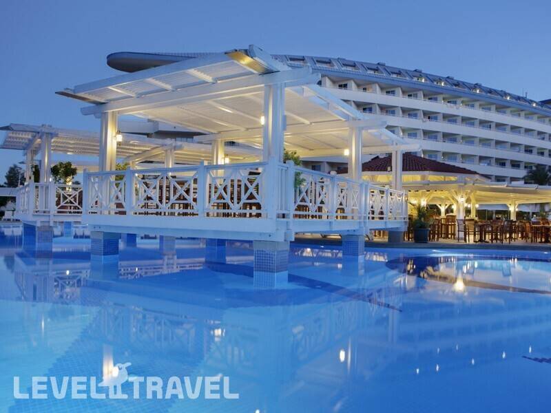 Фотография Crystal Admiral Resort Suites & Spa