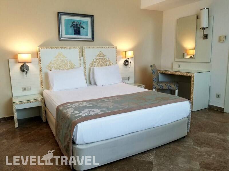 Фотография Crystal Admiral Resort Suites & Spa