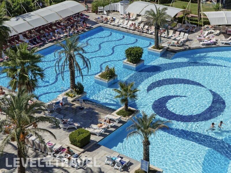 Фотография Crystal Admiral Resort Suites & Spa