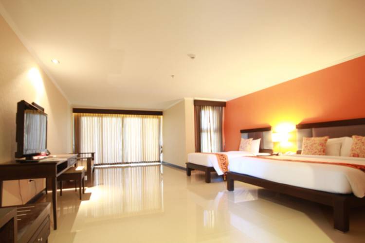 Royal Phala Cliff Beach