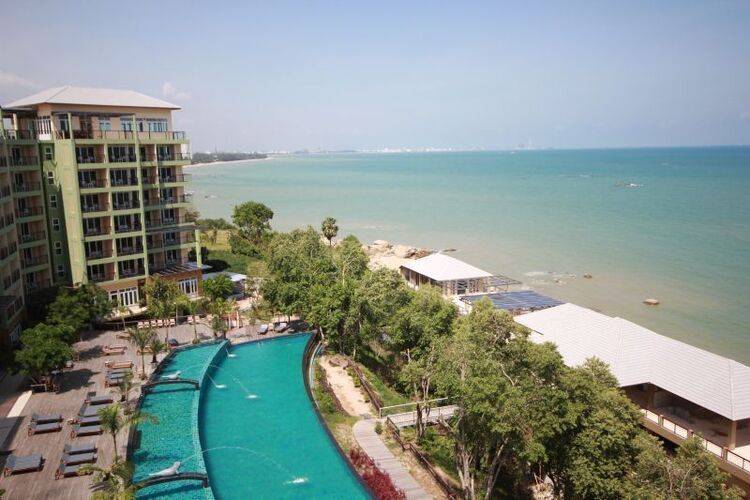 Royal Phala Cliff Beach