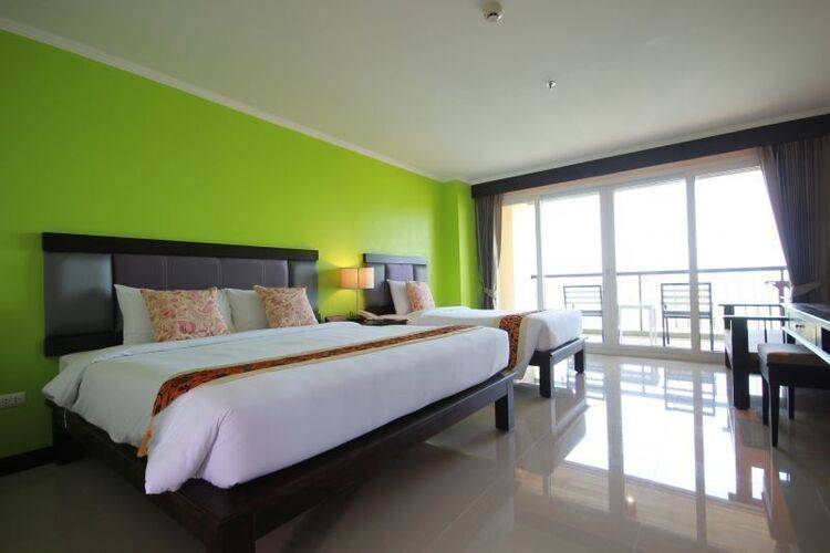 Royal Phala Cliff Beach