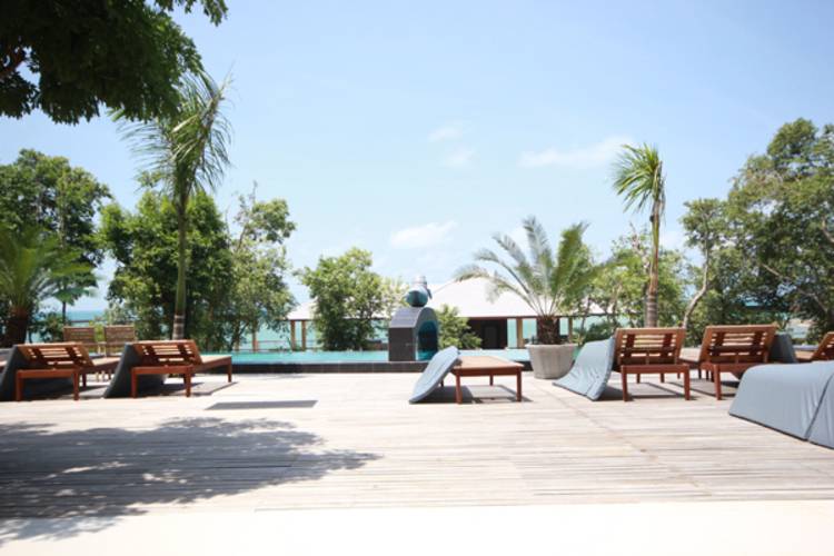 Royal Phala Cliff Beach
