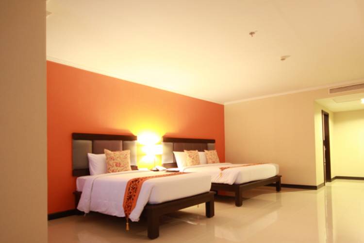 Royal Phala Cliff Beach