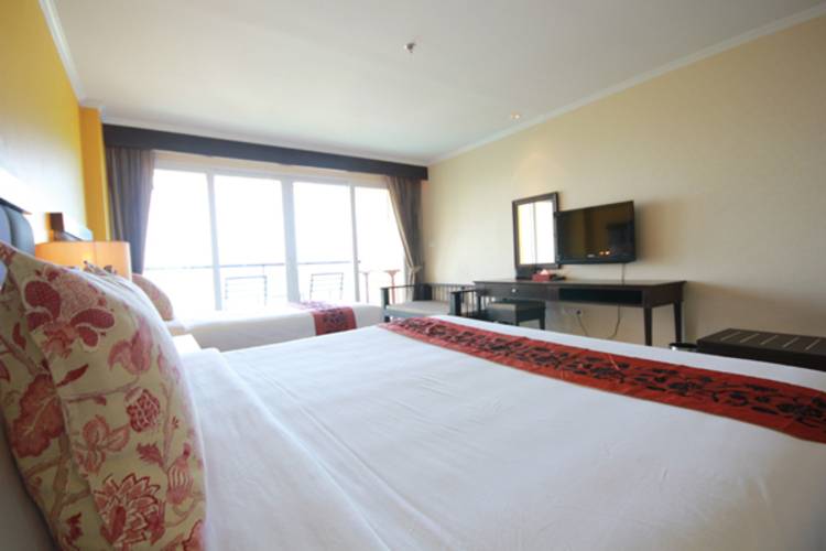 Royal Phala Cliff Beach