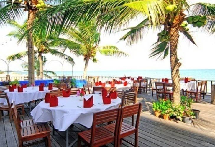 Royal Phala Cliff Beach