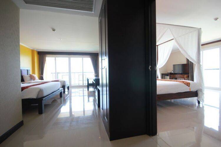 Royal Phala Cliff Beach