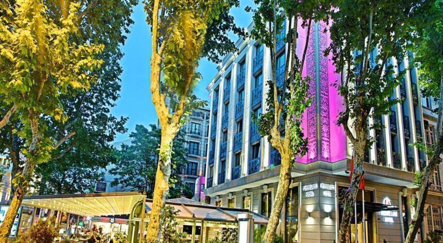 Pierre Loti Hotel