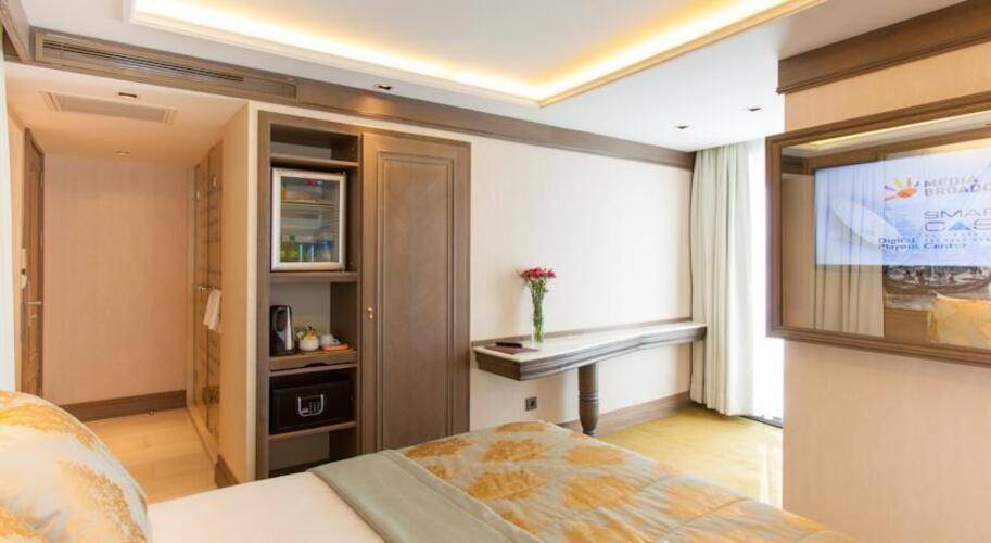 Pierre Loti Hotel