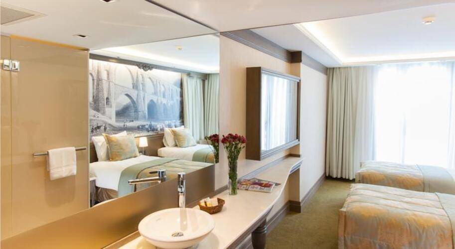 Pierre Loti Hotel