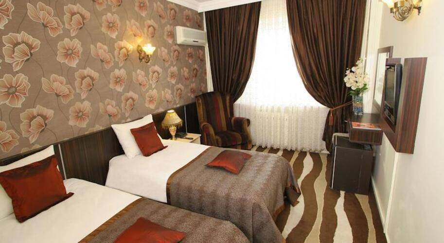 Maya Hotel