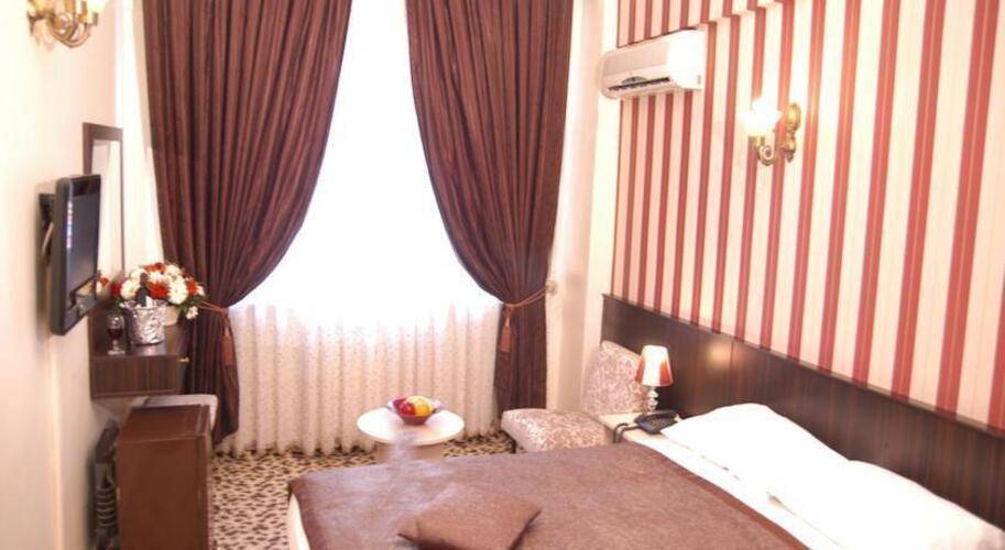 Maya Hotel