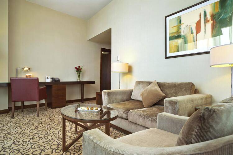 Khalidiya Palace Rayhaan Hotel By Rotana