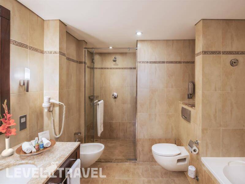 Фотография Khalidiya Palace Rayhaan Hotel By Rotana