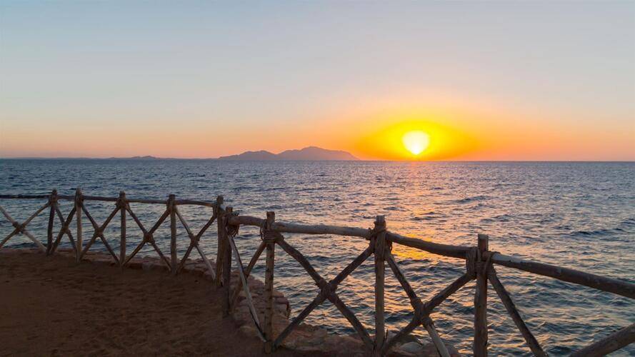 Coral Beach Resort Tiran