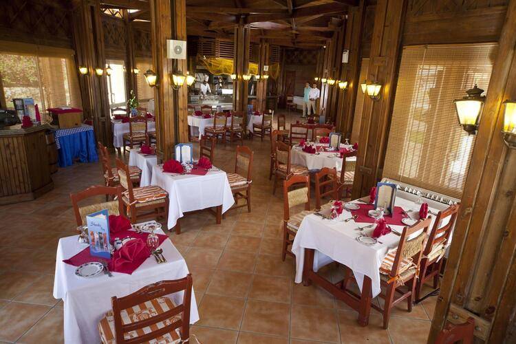 Coral Beach Resort Tiran