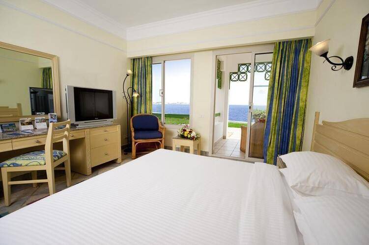 Coral Beach Resort Tiran