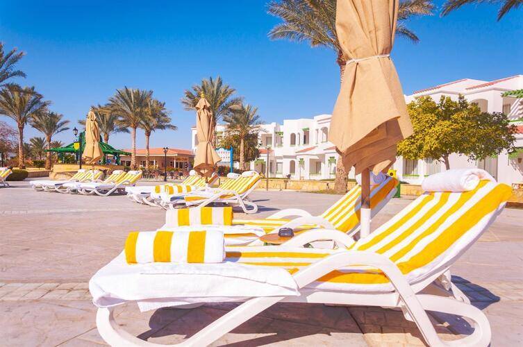 Coral Beach Resort Tiran