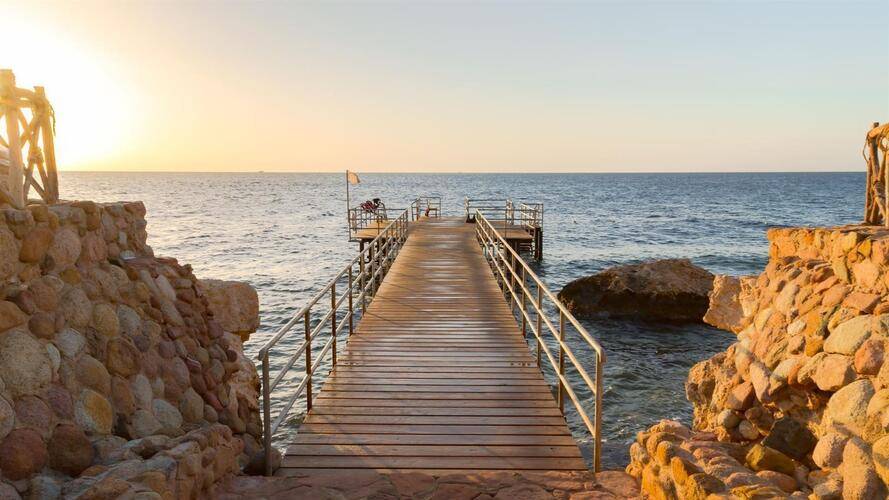 Coral Beach Resort Tiran