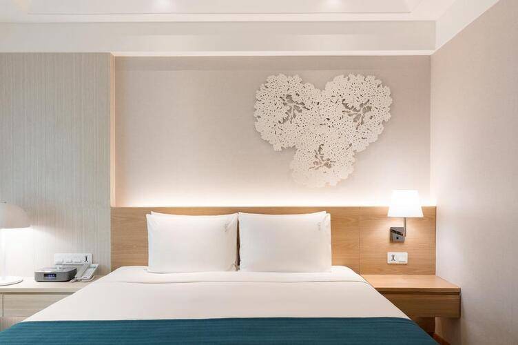 Holiday Inn Bangkok Hotel