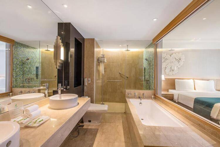 Holiday Inn Bangkok Hotel