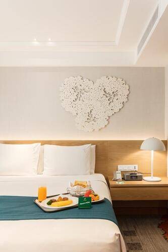 Holiday Inn Bangkok Hotel