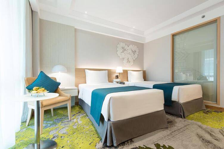 Holiday Inn Bangkok Hotel