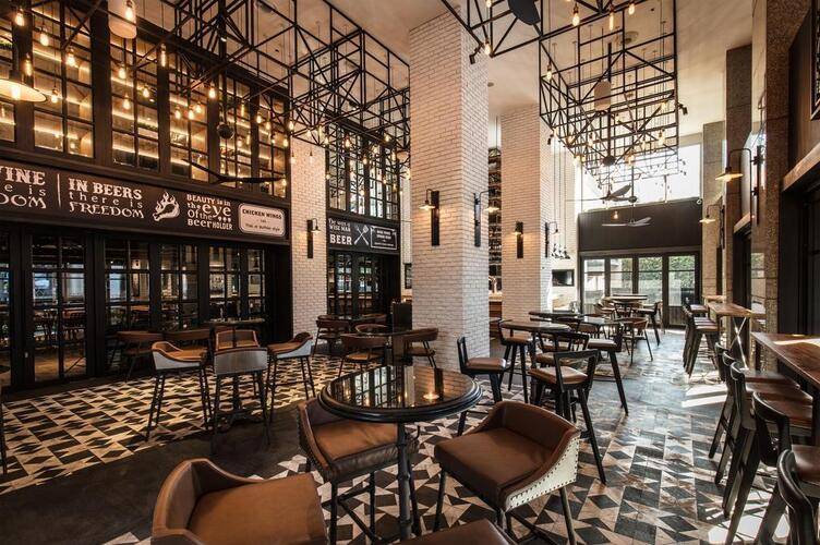 Holiday Inn Bangkok Hotel