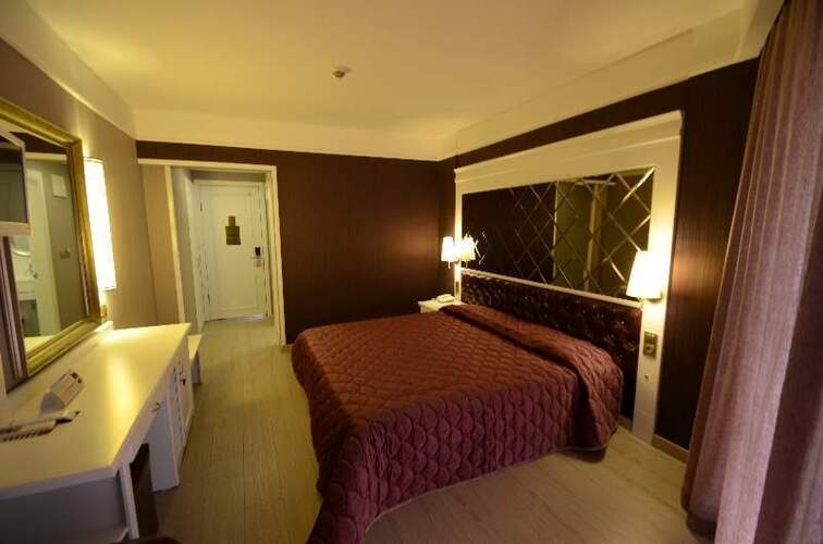 Ideal Pearl Hotel (Adults Only 16+)