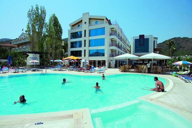 Ideal Pearl Hotel (Adults Only 16+)