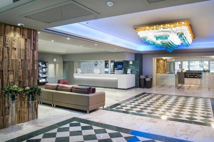 Salles Pere IV Hotel