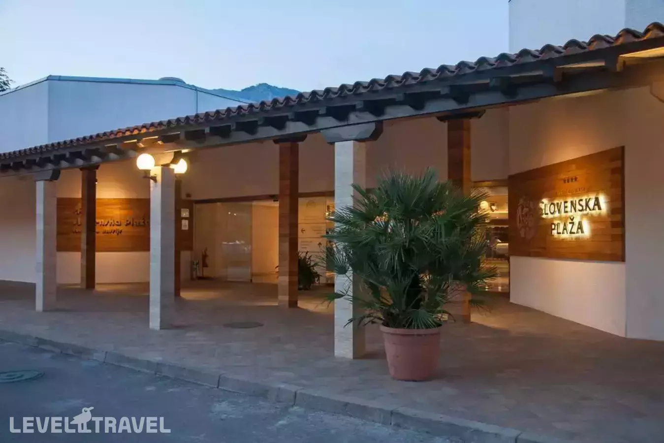 Super Slovenska Plaza Hotel