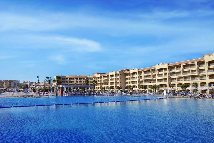 Pickalbatros White Beach Resort